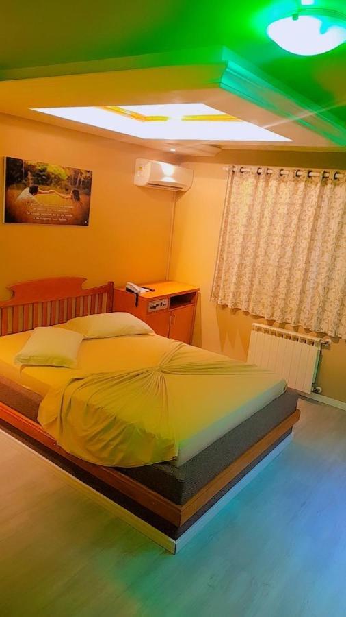 Motel Avenida (Adults Only) Грамаду Екстериор снимка