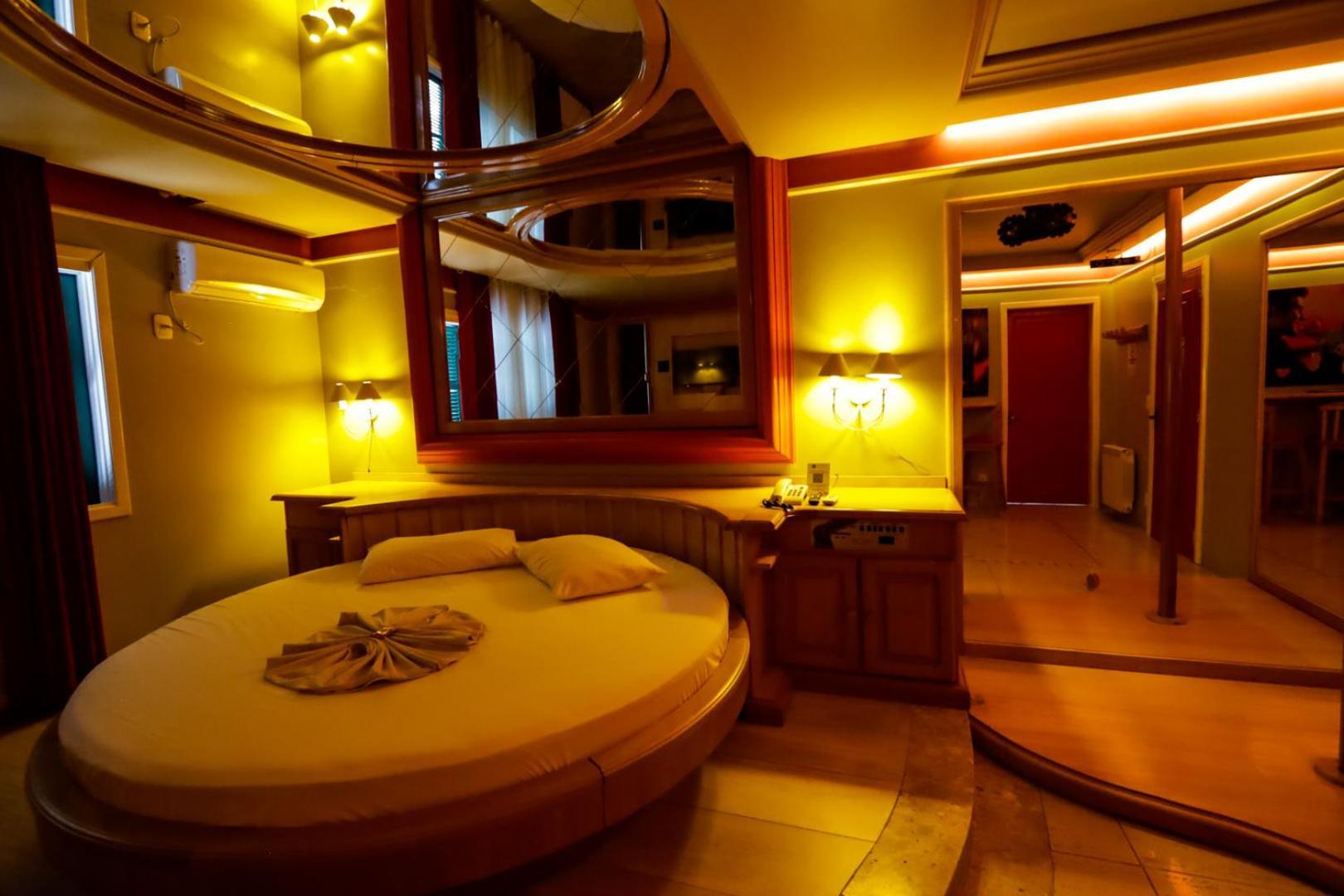 Motel Avenida (Adults Only) Грамаду Екстериор снимка