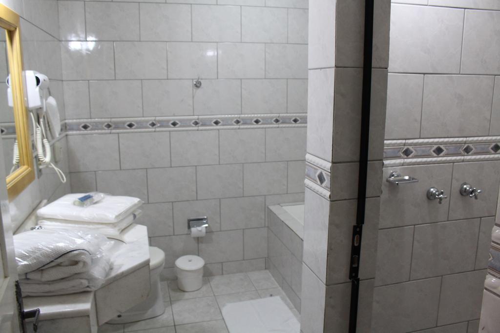 Motel Avenida (Adults Only) Грамаду Екстериор снимка